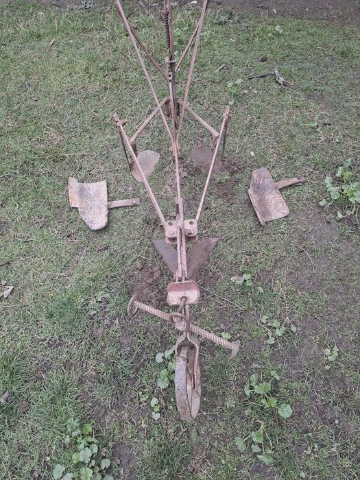 Vând utilaje agricole