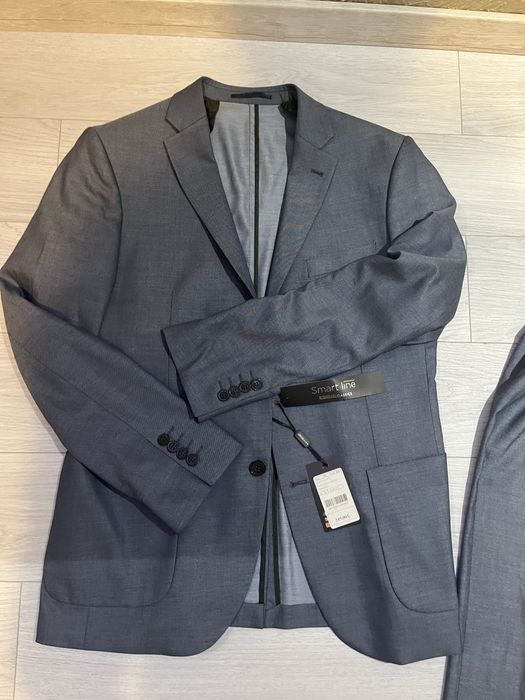 Costum barbati nou cu eticheta