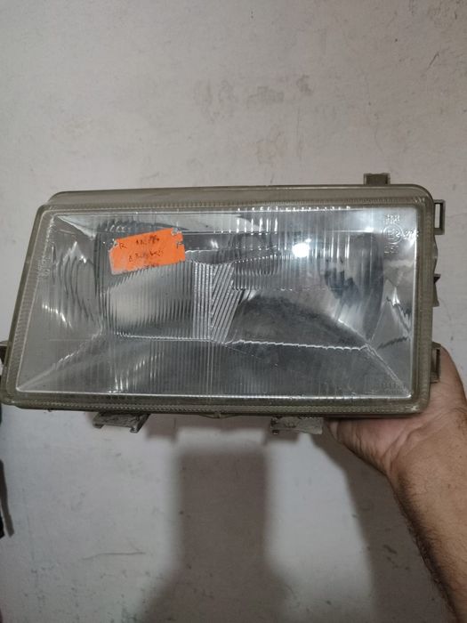 Far Renault 11 .