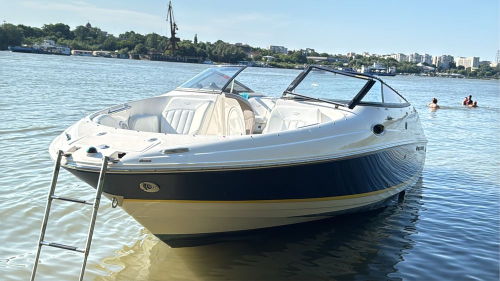 Barca cu motor Regal 2400 Bowrider