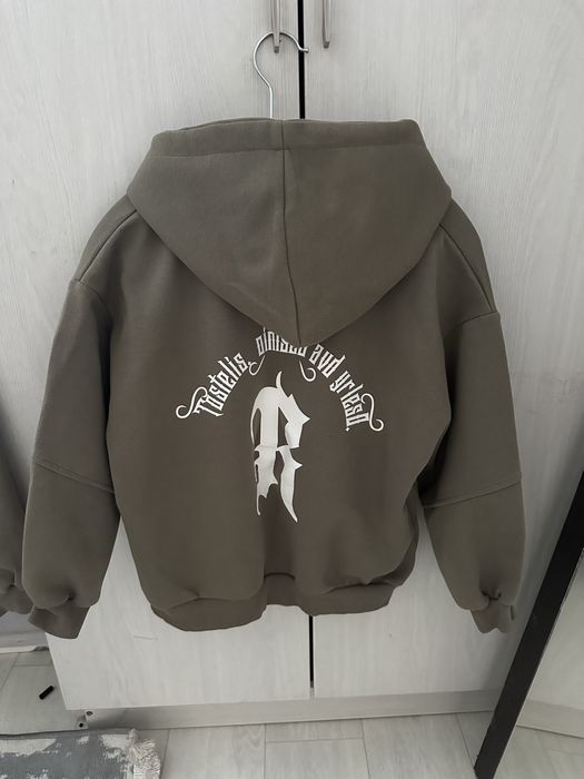 Продам  спортивный костюм