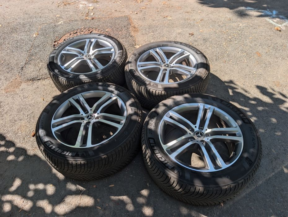 Jante și cauciucuri de iarna Mercedes impecabile echipate cu Michelin Pilot Alpin 5 SUV 275/50 R20 113V XL, DOT 2024