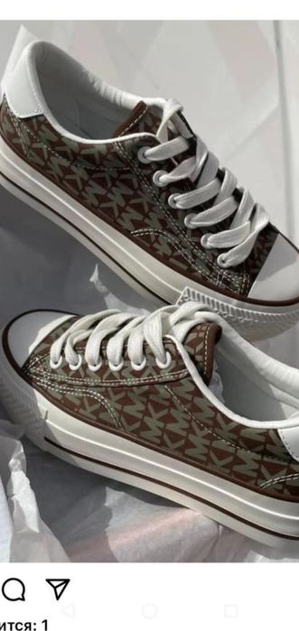 Сапожки. Кроссовки