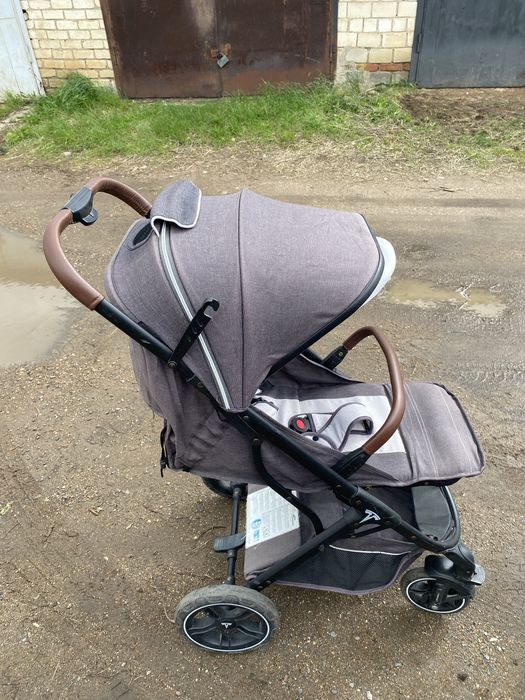 Продам прогулочную коляску