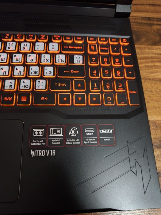 Acer nitro v16.RTX4060 8gb/Ryzen7 8845HS/16gb ddr5/512gb ssd/16"165Hz