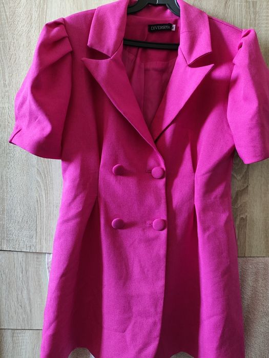 Пиджак нарядный.