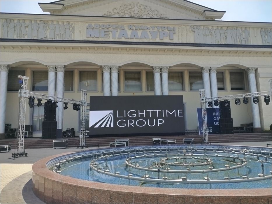 Led Ekran Manitor Podium Saxna