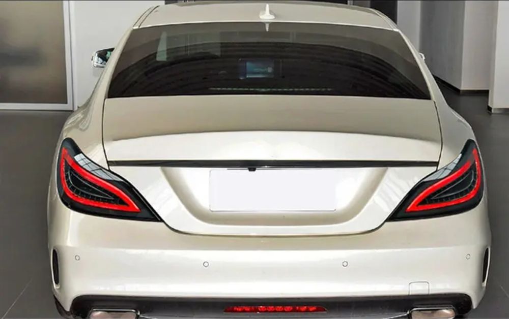 W218 C218 стопове ляв стоп десен стоп CLS Mercedes OLED опушени