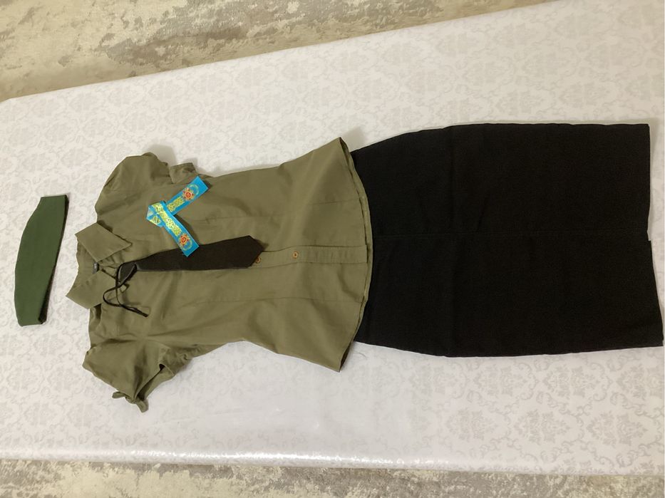 Продам военную форму для девочки