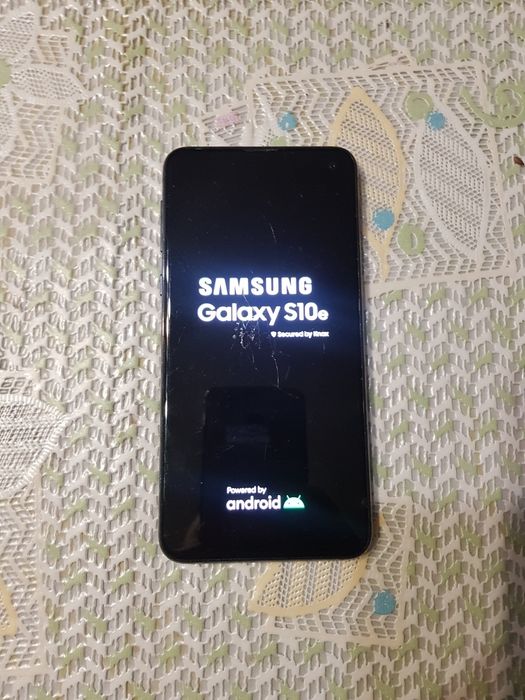 Samsung Galaxy S 10 e  6/128 гб