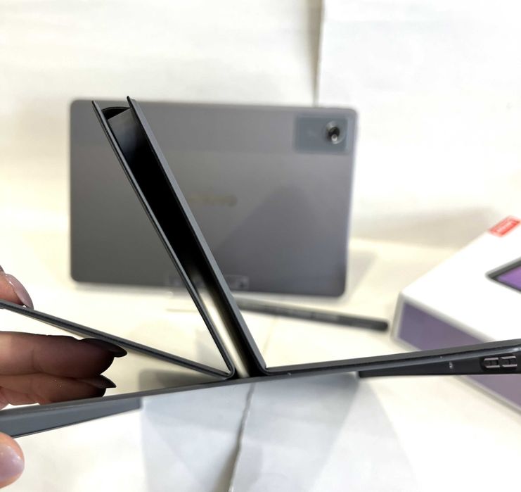 Tabletă Lenovo Idea Tab  11",128GB/8GB RAM,Wifi, cu Pen si husă, NOUĂ!