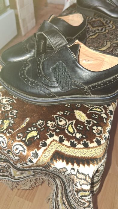 Продам туфли для мальчика