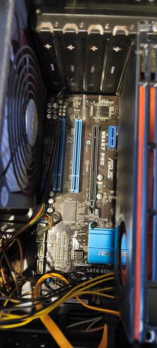 Vând kit PC format din placă de bază procesor și cooler