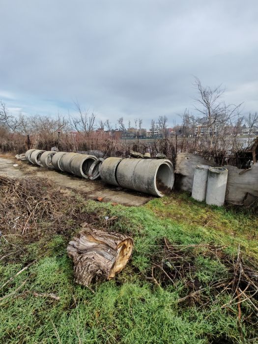 Vând tuburi din beton armat