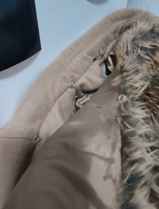 Palton cu guler îmblănit detașabil