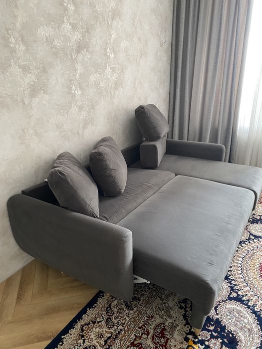 Диван в отличном состояний