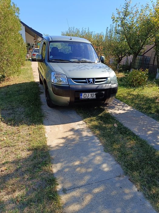 Vând Peugeot partener..motor 1.4 an 2004 ..in stare f.buna..