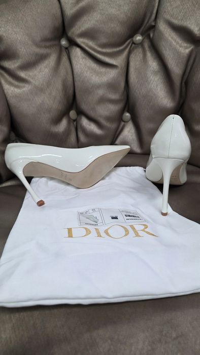 Обувки Christian Dior налични