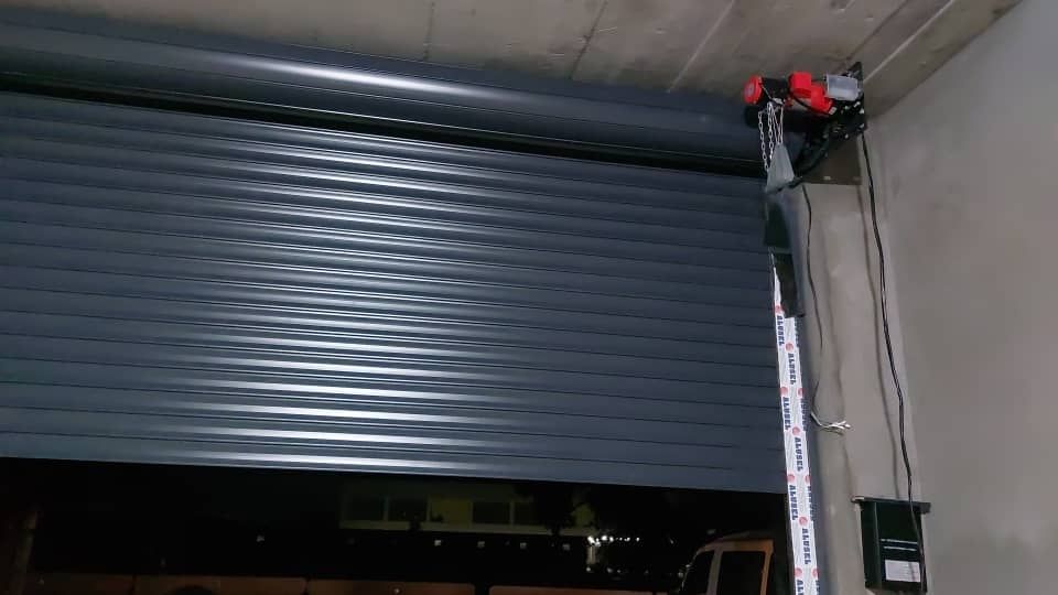 Металический уралиб йигилувчан дарвазалар