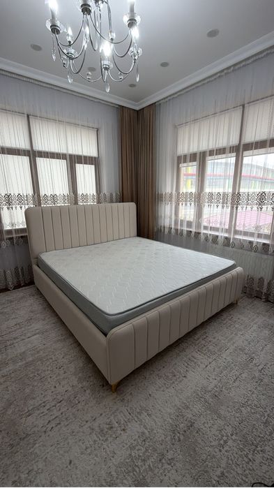 кровать двуспальная