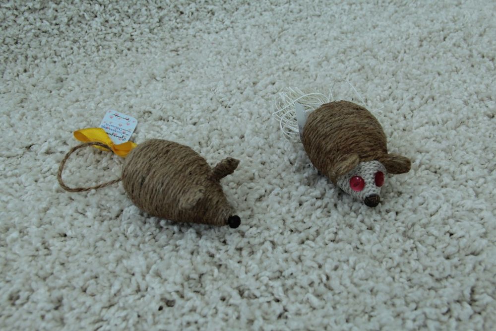 Игрушки для животных