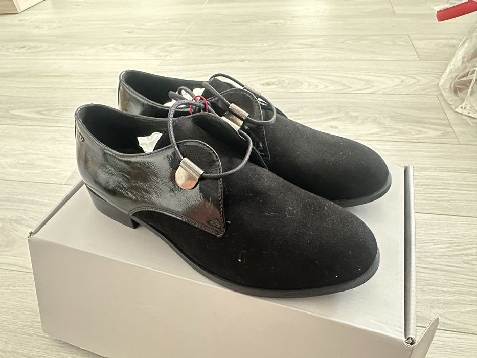 Pantofi.  Vojass