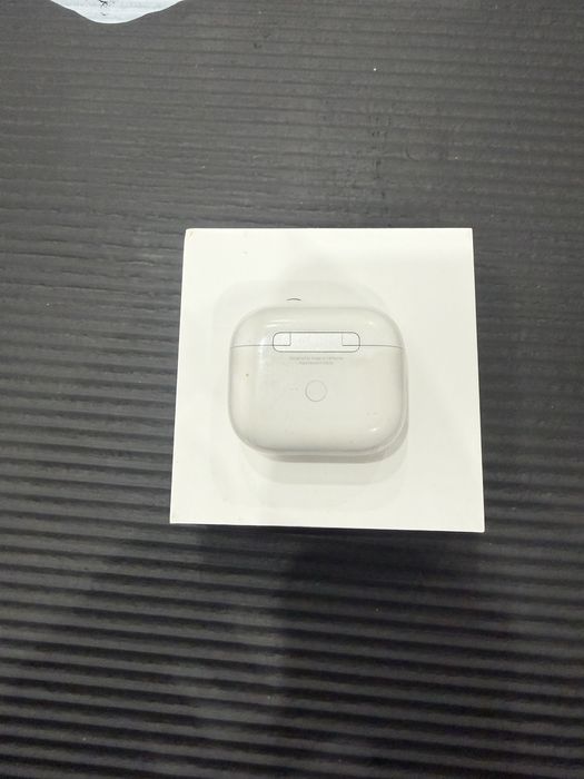 Продам AirPods 3