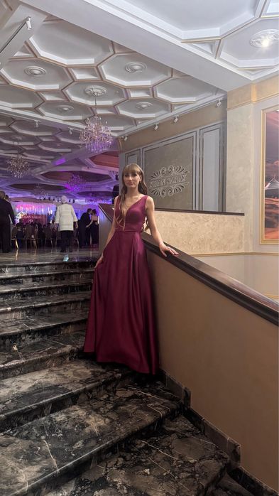 Продам шикарное платье