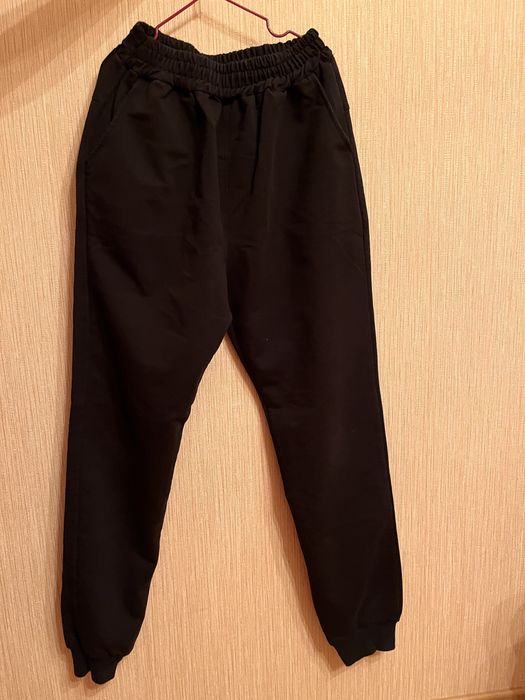 Продам спортивный костюм