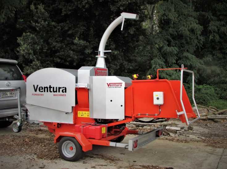 Tocator de crengi / biomasa cu motor diesel 59cp Ventura
