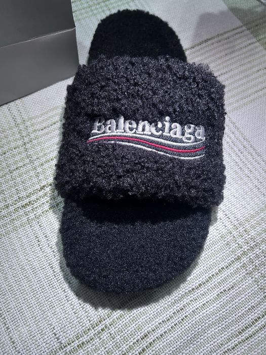 Balenciaga slapi