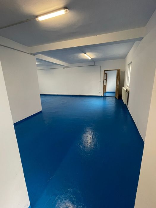 Închiriez hală 200 mp/apartament 90mp/teren 700mp