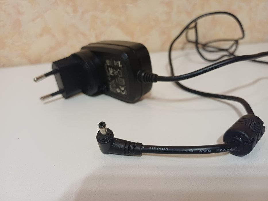 Продам зарядное устройство
