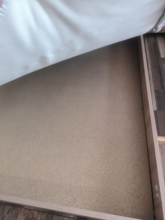 Pat de o persoana (nu include saltea)