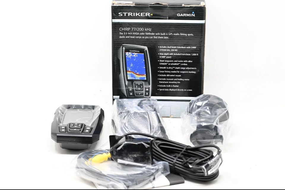 Новый эхолот Garmin STRIKER  4