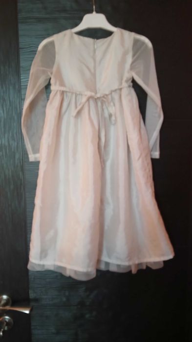 Бяла официална рокля