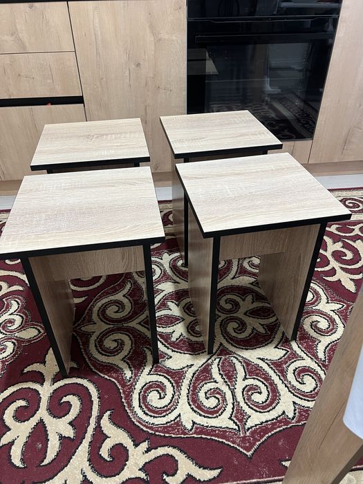 Продам 4 новые табуретки