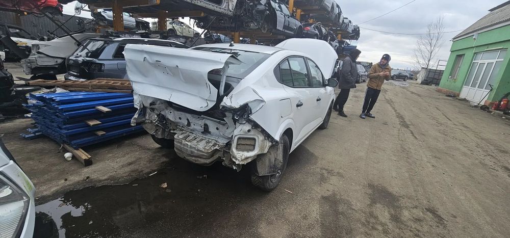 far aripa usa portiera  oglinda stanga dreapta capota bara fata grila centrala trager radiator apa clima plansa ceasuri  bord kit airbaguri pornire Dacia Logan 3 , an 2021 , motor 1.0 tce 92cp, cod motor H4D480, cutie de viteze manuala 6+1 trepte cod JT40