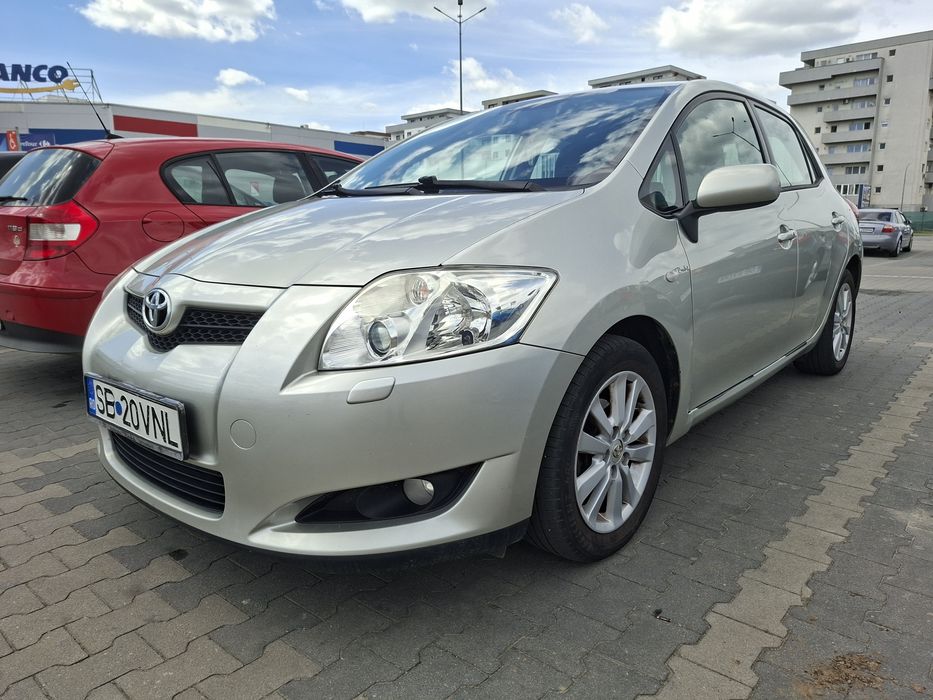 Toyota Auris 1,6 benzină automată