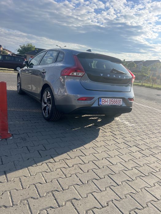 VOLVO V40 2018 — imagine 3