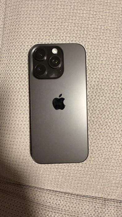 iPhone 16 Pro 128GB Black Titanium – отлично състояние, с гаранция