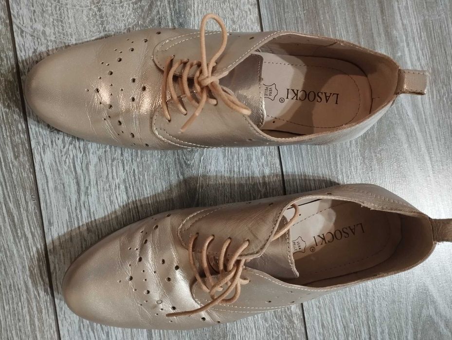 Официални и ежедневни обувки