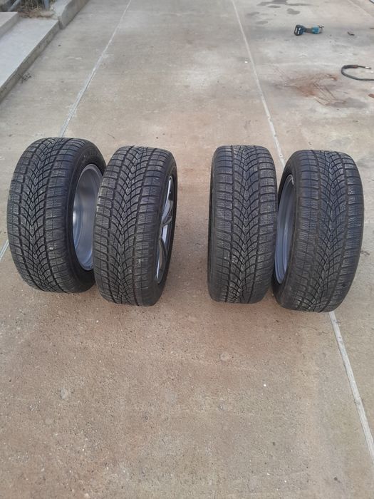 Vând roți bmw,225 55 17.   M+S