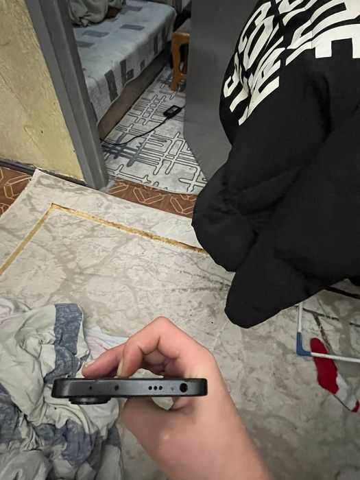 продам Redm notei 13 pro с коробкой