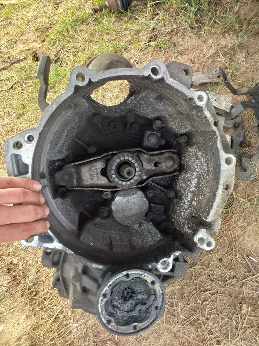 Cutie Viteze Skoda Rapid Fabia 3 Polo Ibiza 1.4 TDI Diesel CUS Manuala