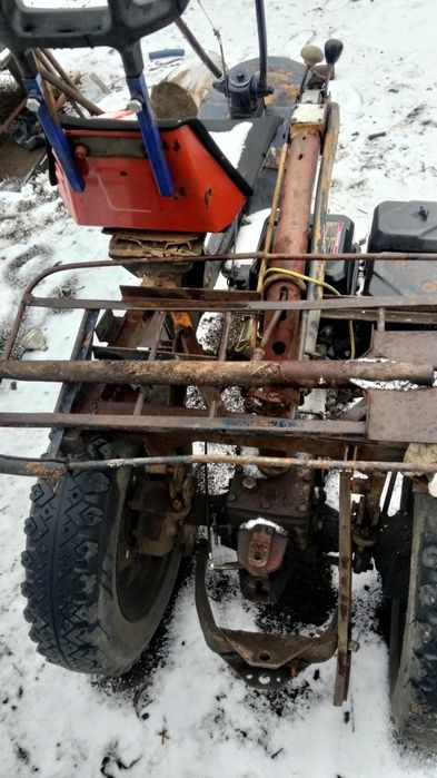 Мотоблок  мтз05 плуг