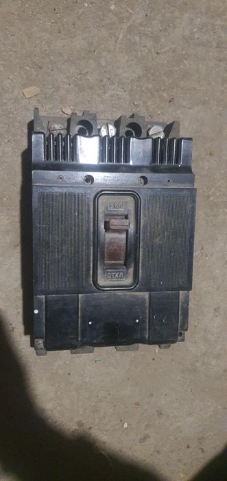 Продается автомат трансформаторный  Модель А3124 на 100Ампер