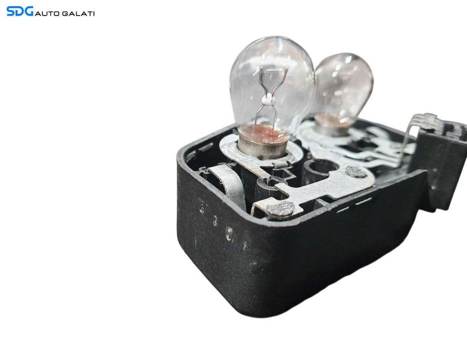 Soclu Suport Bec Lampa Stop Tripla Stanga de pe Haion Haion Capota Portbagaj BMW Seria 3 E46 1998 - 2006 Cod 8374807 [N3544]