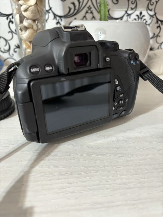 Фотоаппарат Canon EOS700D