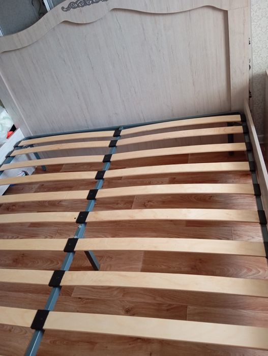 Продам гарнитур спальный